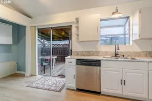 410 SW Broadway St, Mill City, OR 97360 - Photo 15