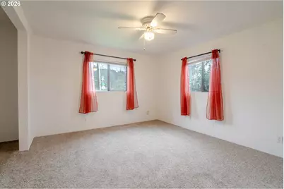 410 SW Broadway St, Mill City, OR 97360 - Photo 17