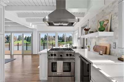 10150 S Riverside Dr, Portland, OR 97219 - Photo 17