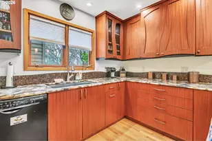 2036 Eastwood Ln, Eugene, OR 97401 - Photo 15