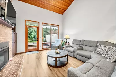 2036 Eastwood Ln, Eugene, OR 97401 - Photo 5