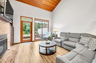 2036 Eastwood Ln, Eugene, OR 97401 - Photo 5