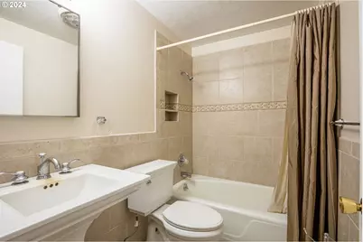 804 NE 174th Ave, Portland, OR 97230 - Photo 17