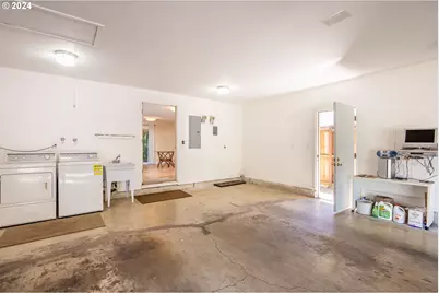 804 NE 174th Ave, Portland, OR 97230 - Photo 27