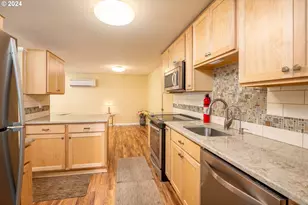 804 NE 174th Ave, Portland, OR 97230 - Photo 9