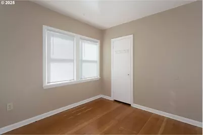 9628 SE Holgate Blvd, Portland, OR 97266 - Photo 17