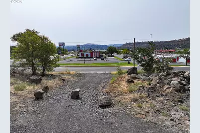 707 Snipes St, The Dalles, OR 97058 - Photo 13