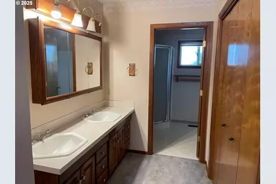 35218 Sykes Rd, Saint Helens, OR 97051 - Photo 9