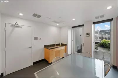 300 NW 8th Ave #902, Portland, OR 97209 - Photo 39