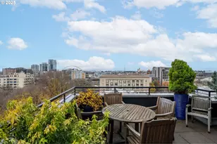 300 NW 8th Ave, Portland, OR 97209 - Photo 37