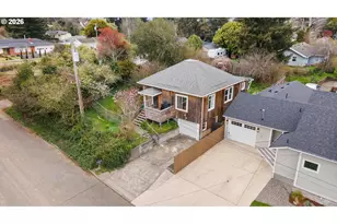 642 Clark St, North Bend, OR 97459 - Photo 27