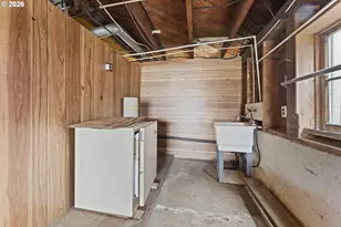 642 Clark St, North Bend, OR 97459 - Photo 23