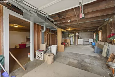 642 Clark St, North Bend, OR 97459 - Photo 21