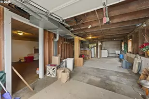 642 Clark St, North Bend, OR 97459 - Photo 21