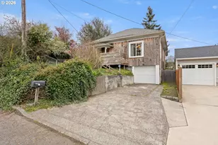 642 Clark St, North Bend, OR 97459 - Photo 1