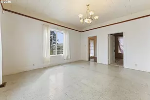 642 Clark St, North Bend, OR 97459 - Photo 5