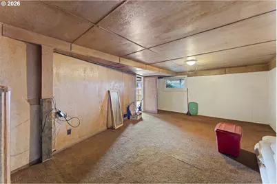 642 Clark St, North Bend, OR 97459 - Photo 25