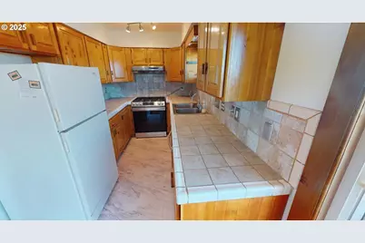 29730 Hillcrest St, Gold Beach, OR 97444 - Photo 13
