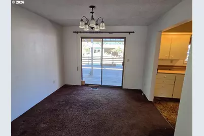 2194 NW Watters St, Roseburg, OR 97471 - Photo 7