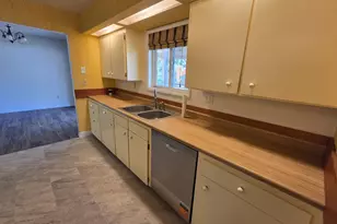 2194 NW Watters St, Roseburg, OR 97471 - Photo 11