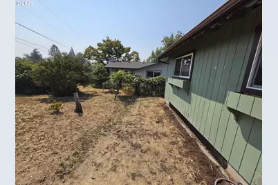 2194 NW Watters St, Roseburg, OR 97471 - Photo 35