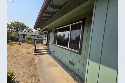2194 NW Watters St, Roseburg, OR 97471 - Photo 33