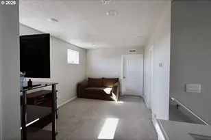 2289 30th Pl, Springfield, OR 97477 - Photo 5