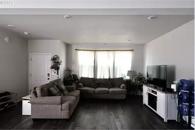 2289 30th Pl, Springfield, OR 97477 - Photo 3