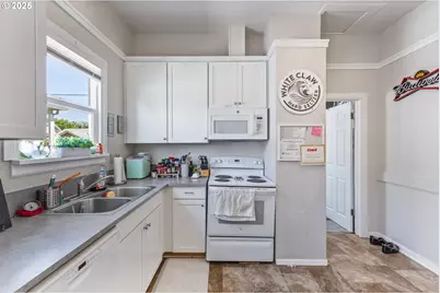 216 NW 13th St, Corvallis, OR 97330 - Photo 11