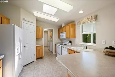 3220 Crescent Ave #18, Eugene, OR 97408 - Photo 3