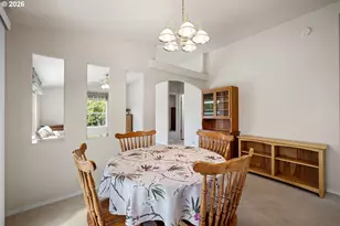 3220 Crescent Ave, Eugene, OR 97408 - Photo 9