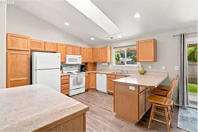 25234 Tyro Ave, Veneta, OR 97487 - Photo 11