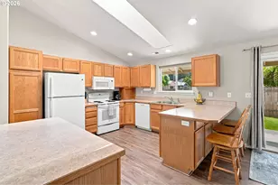 25234 Tyro Ave, Veneta, OR 97487 - Photo 11