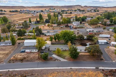 1555 Cottonwood St, Arlington, OR 97812 - Photo 3