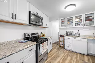 12450 SW Fischer Rd, Portland, OR 97224 - Photo 11