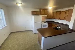 2448 SE 117th Ave, Portland, OR 97216 - Photo 9