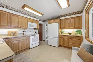 12431 NE Knott St, Portland, OR 97230 - Photo 15