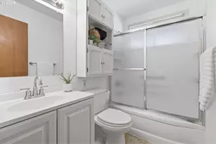 12431 NE Knott St, Portland, OR 97230 - Photo 27