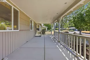 12431 NE Knott St, Portland, OR 97230 - Photo 5