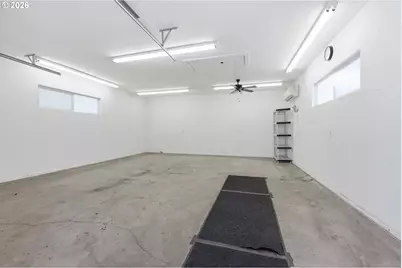 12431 NE Knott St, Portland, OR 97230 - Photo 39