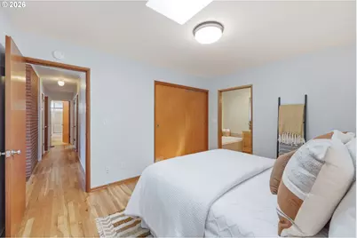 12431 NE Knott St, Portland, OR 97230 - Photo 17
