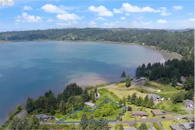 70 SE Yaquina View Dr, Newport, OR 97365 - Photo 3