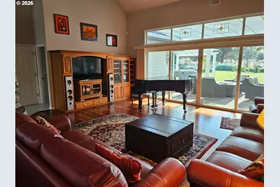 2565 Thrush Ct, Redmond, OR 97756 - Photo 3