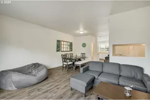 11220 SW Buffalo Pl, Tigard, OR 97223 - Photo 9