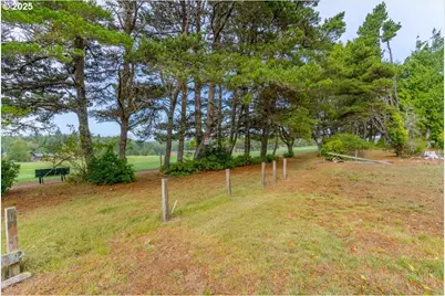 2520 S Crestline Dr, Waldport, OR 97394 - Photo 37