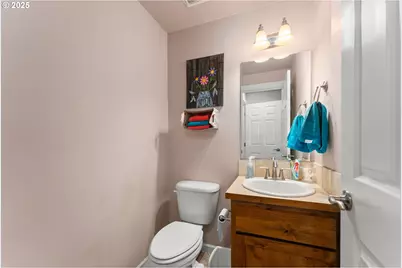 890 SE Thompson Ave, Winston, OR 97496 - Photo 15