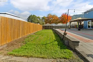 890 SE Thompson Ave, Winston, OR 97496 - Photo 35