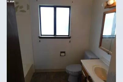 1990 Willow St, Florence, OR 97439 - Photo 9