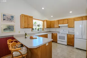 117 NW Romayo Ct, Winston, OR 97496 - Photo 13