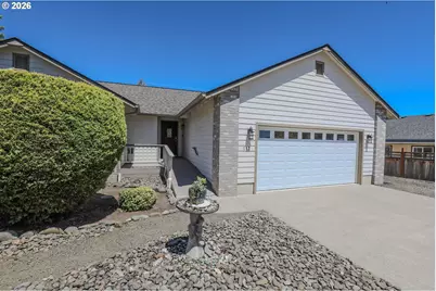 117 NW Romayo Ct, Winston, OR 97496 - Photo 3